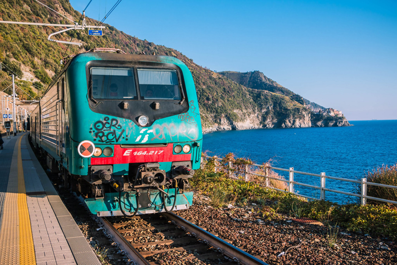 Train, Cinque Terre, Italie